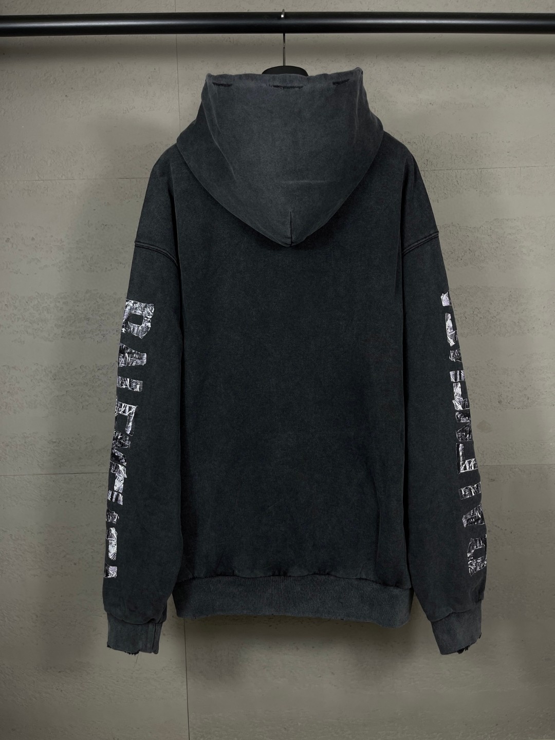 Balenciaga 巴黎世家 美纹纸胶带直喷印花连帽卫衣 外套 长袖 黑色 B0 744441TTVE69374