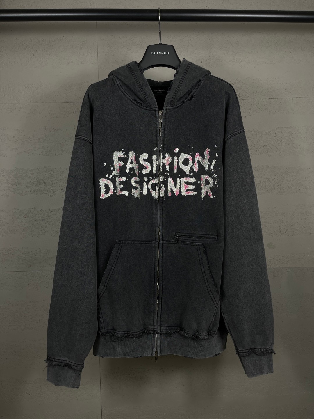 Balenciaga 巴黎世家 字母艺术金银粉印花拉链连帽卫衣 外套 长袖 黑色 B0 808227TSVC31041