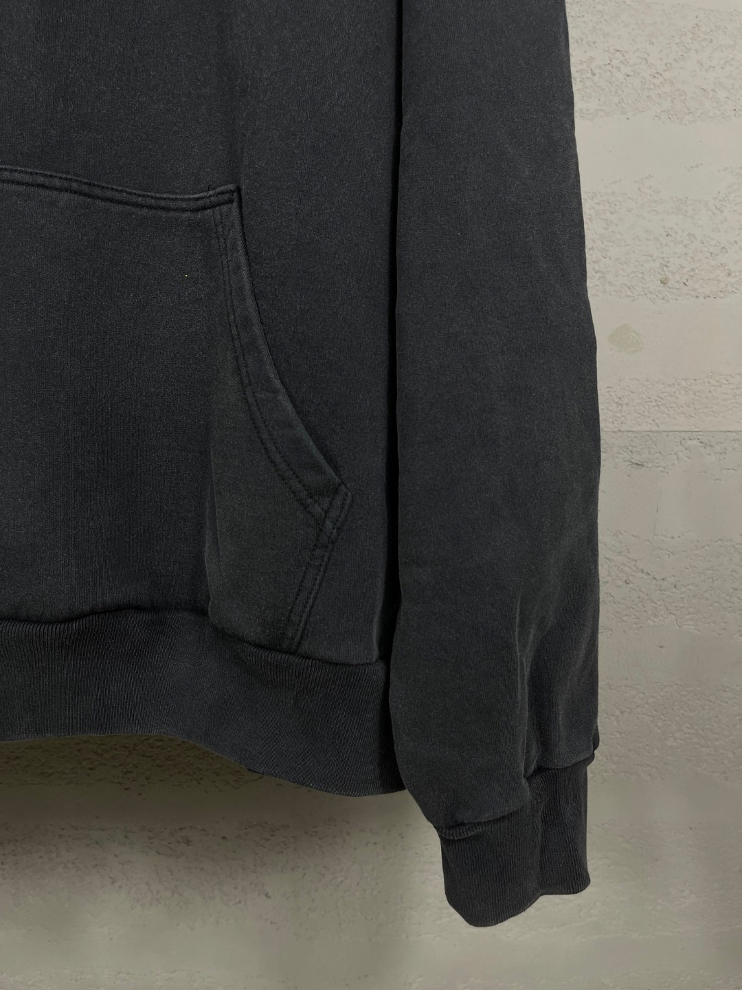 Balenciaga 巴黎世家 logo双色模糊印花洗水做旧连帽卫衣 外套 长袖 黑色 B0 850349TTVD71041