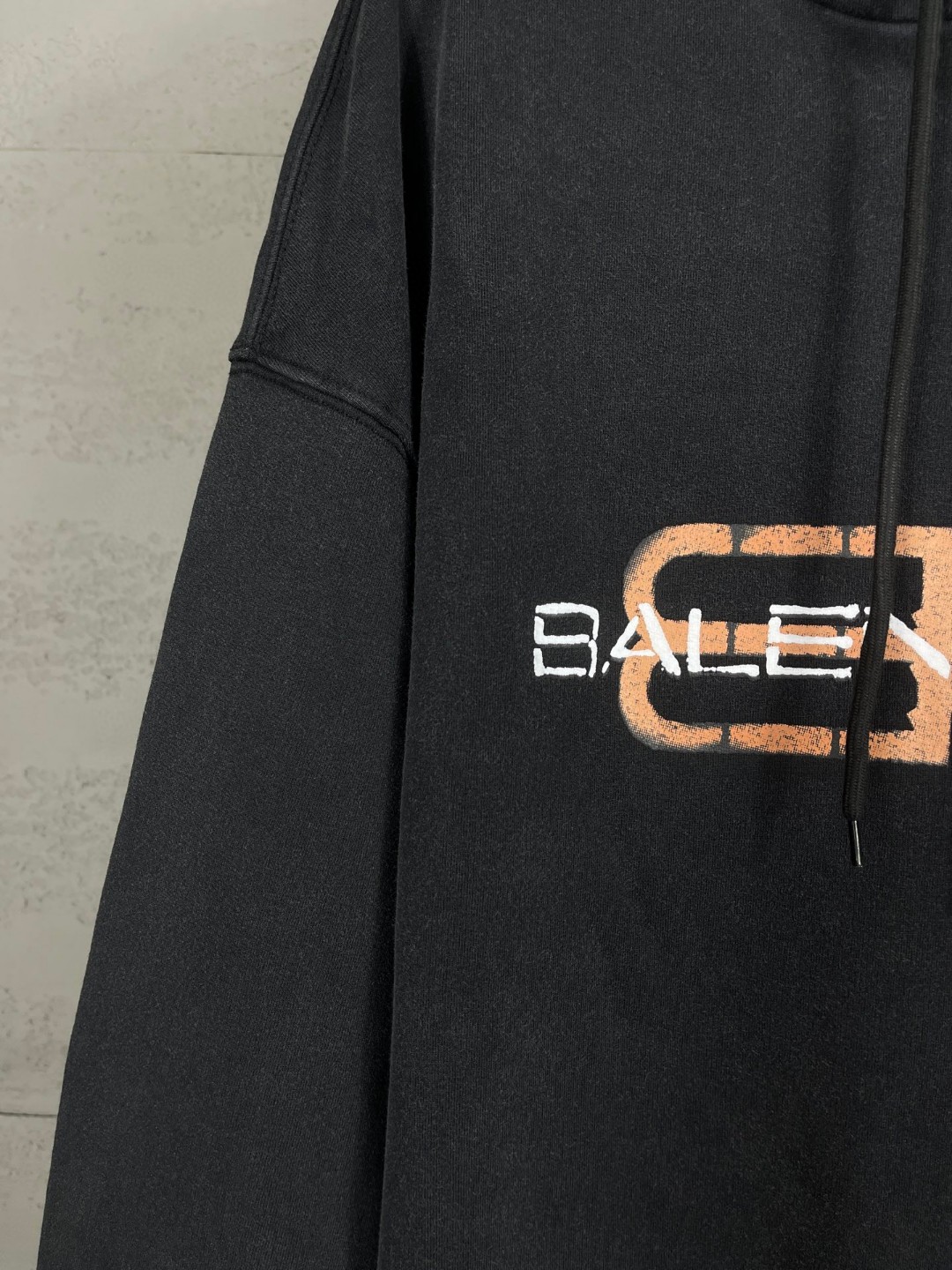 Balenciaga 巴黎世家 logo双色模糊印花洗水做旧连帽卫衣 外套 长袖 黑色 B0 850349TTVD71041