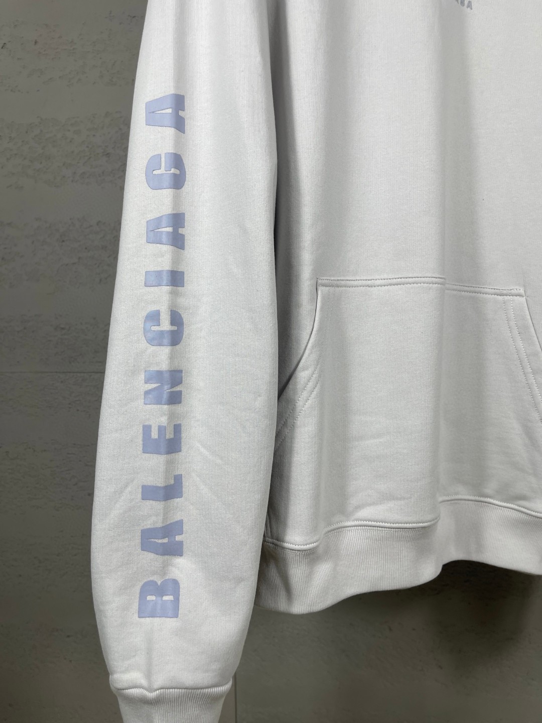 Balenciaga 巴黎世家 情人节限定 爱心logo刺绣连帽卫衣 外套 长袖 白色 B0 767877TSVX89012