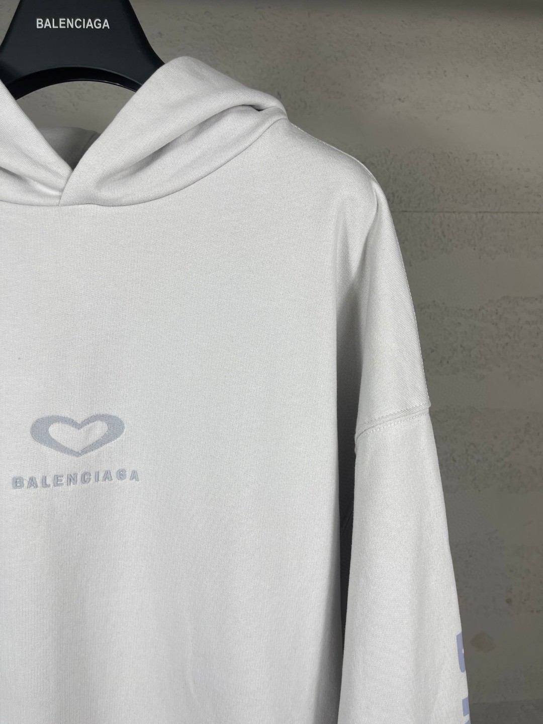 Balenciaga 巴黎世家 情人节限定 爱心logo刺绣连帽卫衣 外套 长袖 白色 B0 767877TSVX89012