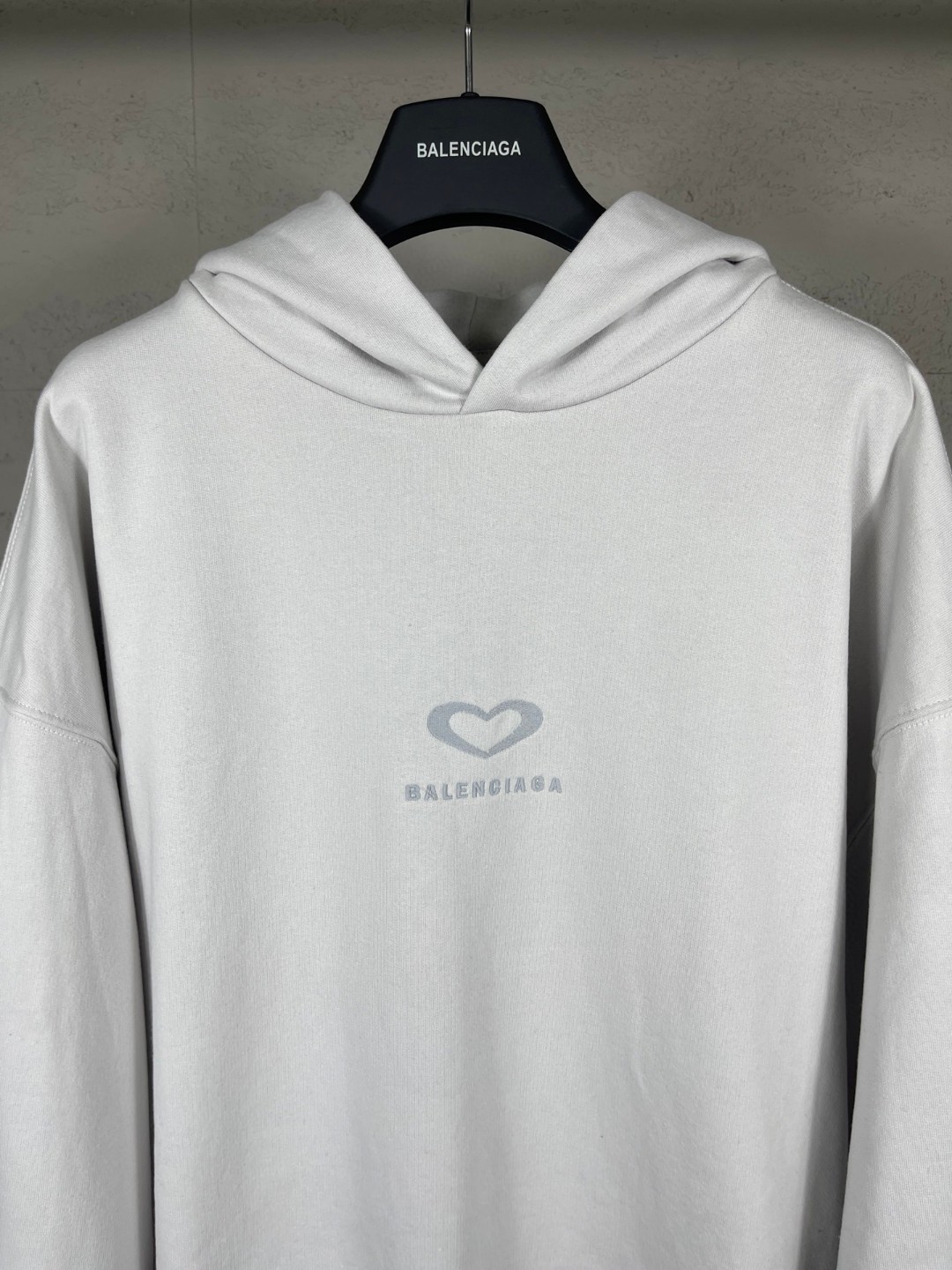 Balenciaga 巴黎世家 情人节限定 爱心logo刺绣连帽卫衣 外套 长袖 白色 B0 767877TSVX89012