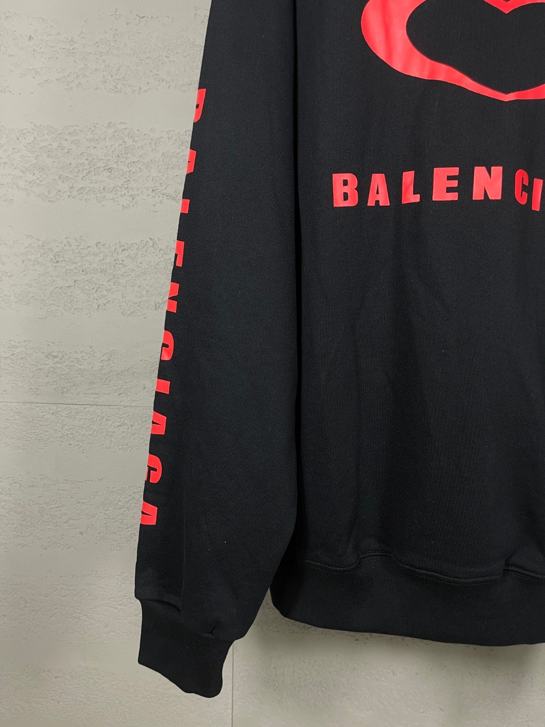 Balenciaga 巴黎世家 情人节限定 爱心logo刺绣连帽卫衣 外套 长袖 黑色 B0 