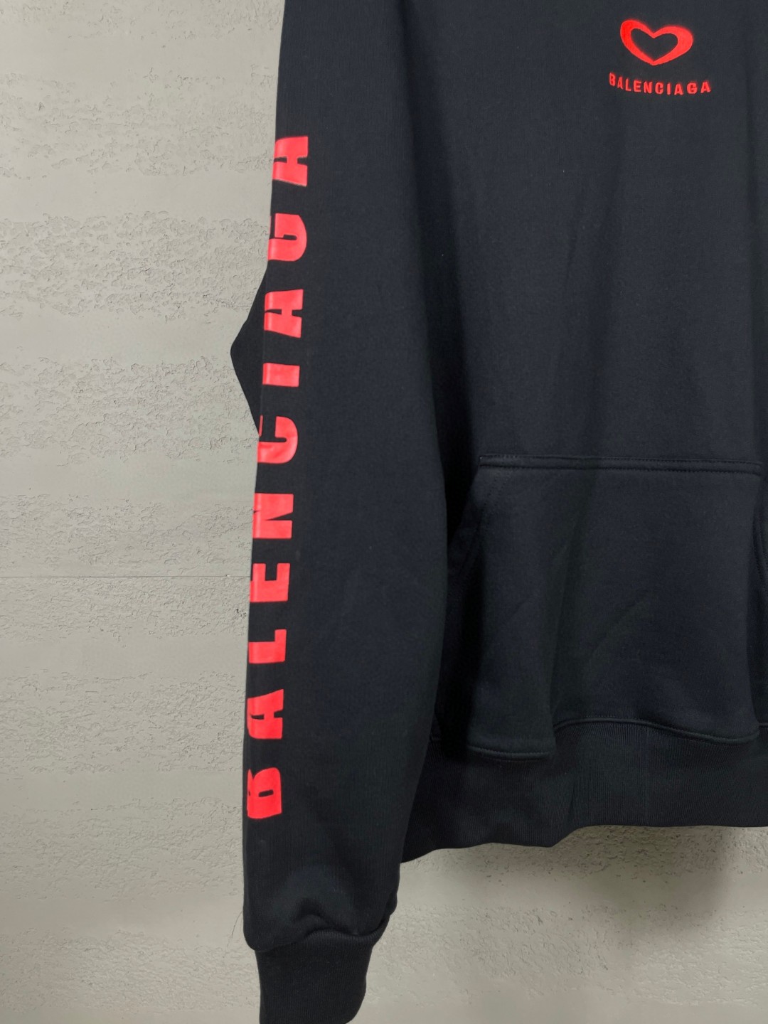 Balenciaga 巴黎世家 情人节限定 爱心logo刺绣连帽卫衣 外套 长袖 黑色 B0 