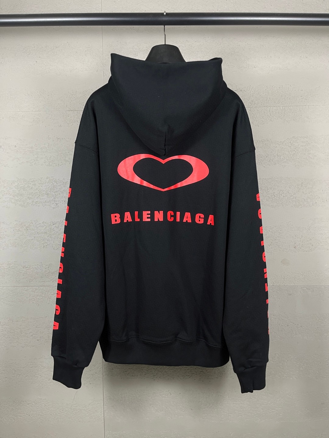 Balenciaga 巴黎世家 情人节限定 爱心logo刺绣连帽卫衣 外套 长袖 黑色 B0 