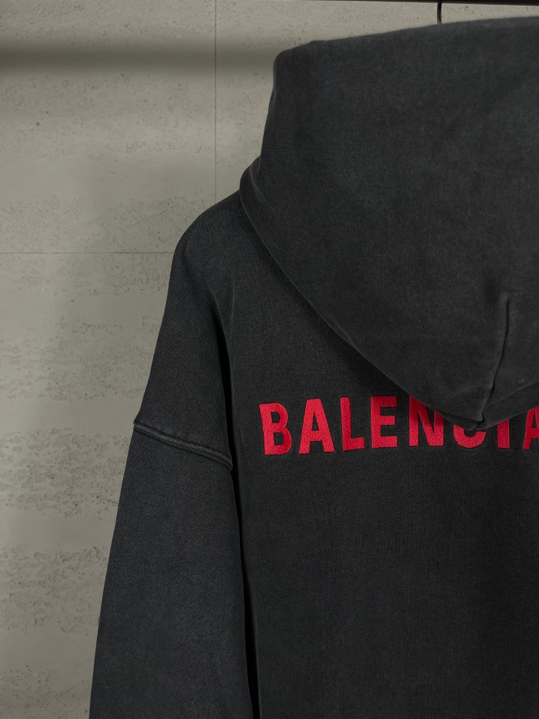Balenciaga 巴黎世家 前后logo刺绣洗水做旧连帽卫衣 外套 长袖 黑色 B0 767877TTVJ28483