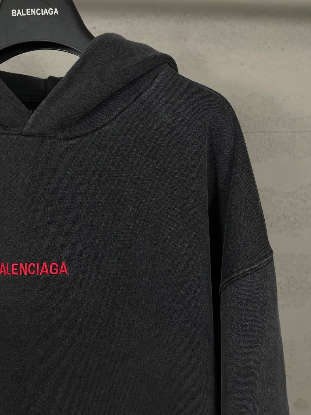 Balenciaga 巴黎世家 前后logo刺绣洗水做旧连帽卫衣 外套 长袖 黑色 B0 767877TTVJ28483