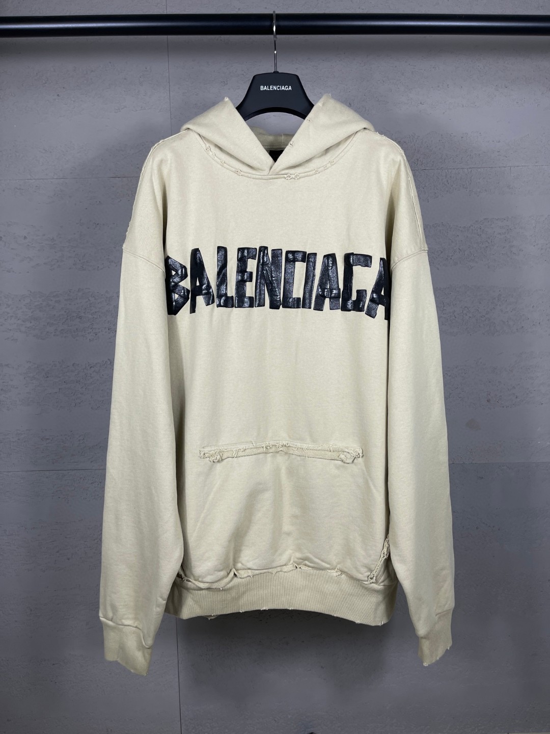 Balenciaga 巴黎世家 胶带直喷印花连帽卫衣 外套 长袖 米色 B0 744441TSV869501
