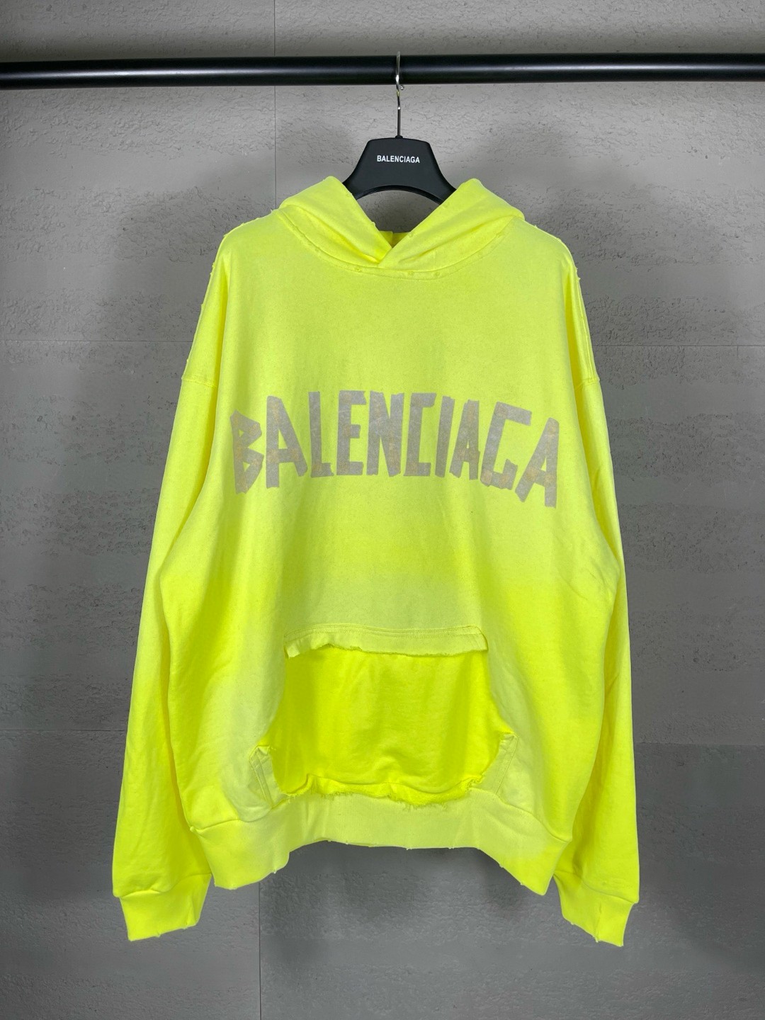 Balenciaga 巴黎世家 胶带直喷印花连帽卫衣 外套 长袖 黄色 B0 744441TOVB17204