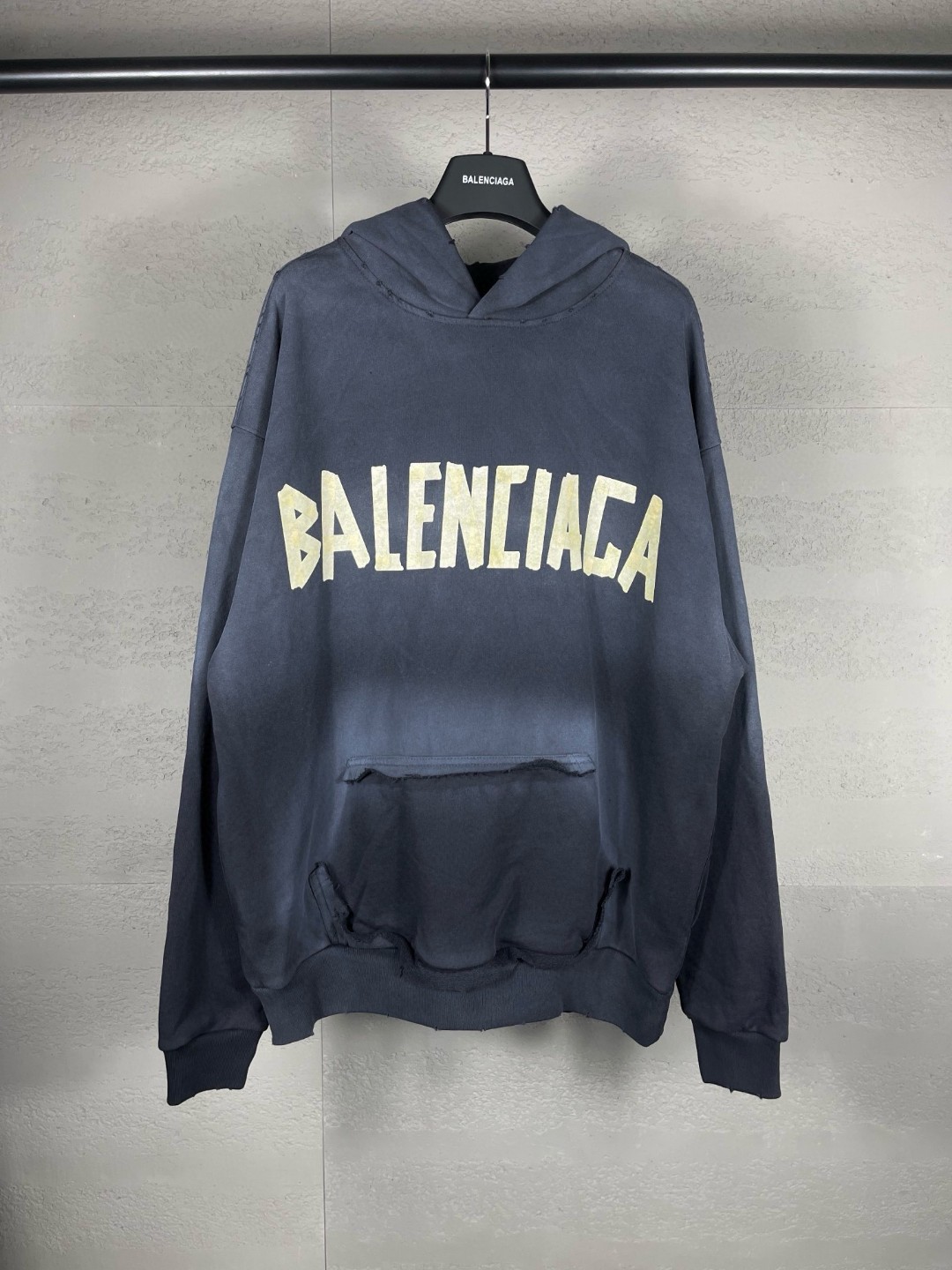Balenciaga 巴黎世家 胶带直喷印花连帽卫衣 外套 长袖 深蓝色 B0 744441TOVB14140