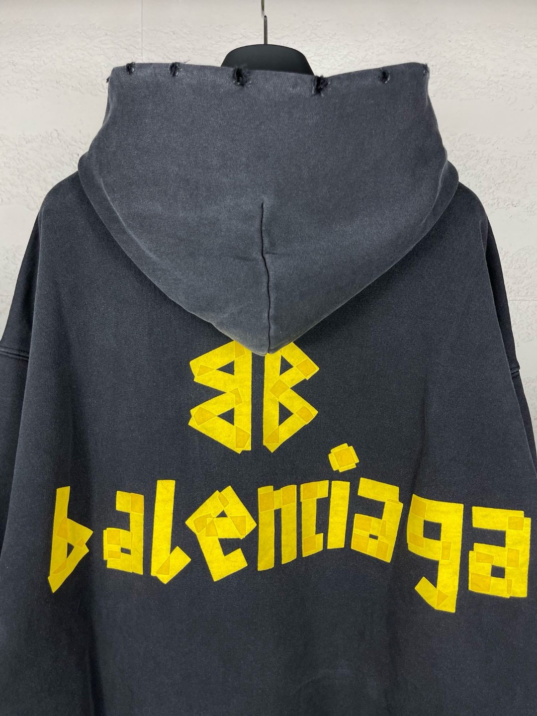 Balenciaga 巴黎世家 胶带直喷印花连帽卫衣 外套 长袖 黑灰色 B0 744190TOVB11055