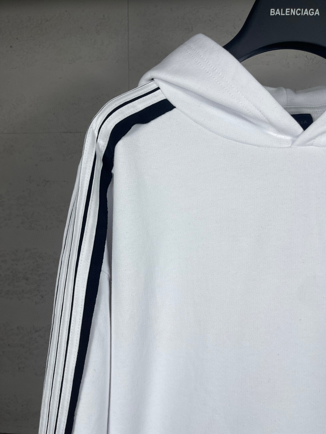 Balenciaga 巴黎世家 肩袖拼色胸口刺绣双环logo连帽卫衣 外套 长袖 白色 B0 829685TSVH19081