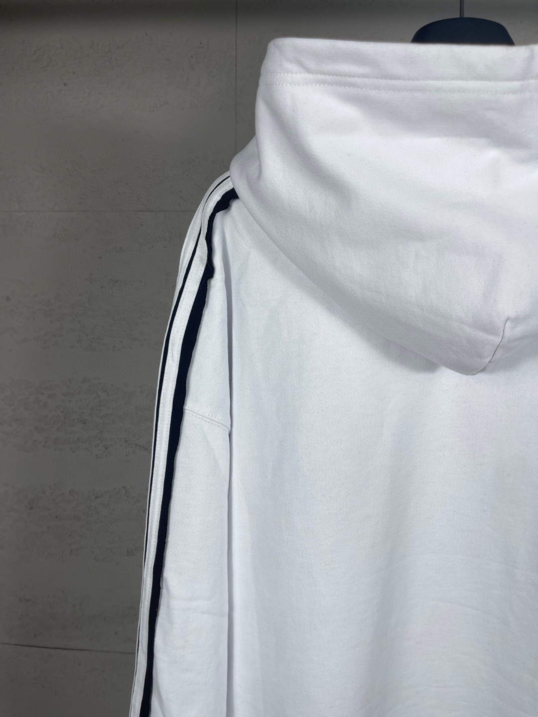 Balenciaga 巴黎世家 肩袖拼色胸口刺绣双环logo连帽卫衣 外套 长袖 白色 B0 829685TSVH19081