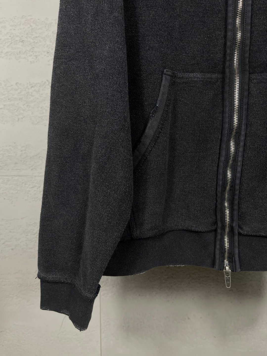 Balenciaga 巴黎世家 经典可乐海浪花logo洗水做旧拉链连帽卫衣 外套 长袖 黑灰色 B0 830253TSVF29668