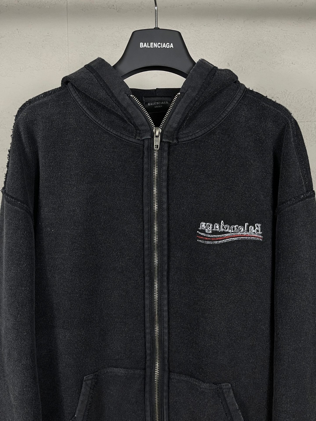 Balenciaga 巴黎世家 经典可乐海浪花logo洗水做旧拉链连帽卫衣 外套 长袖 黑灰色 B0 830253TSVF29668