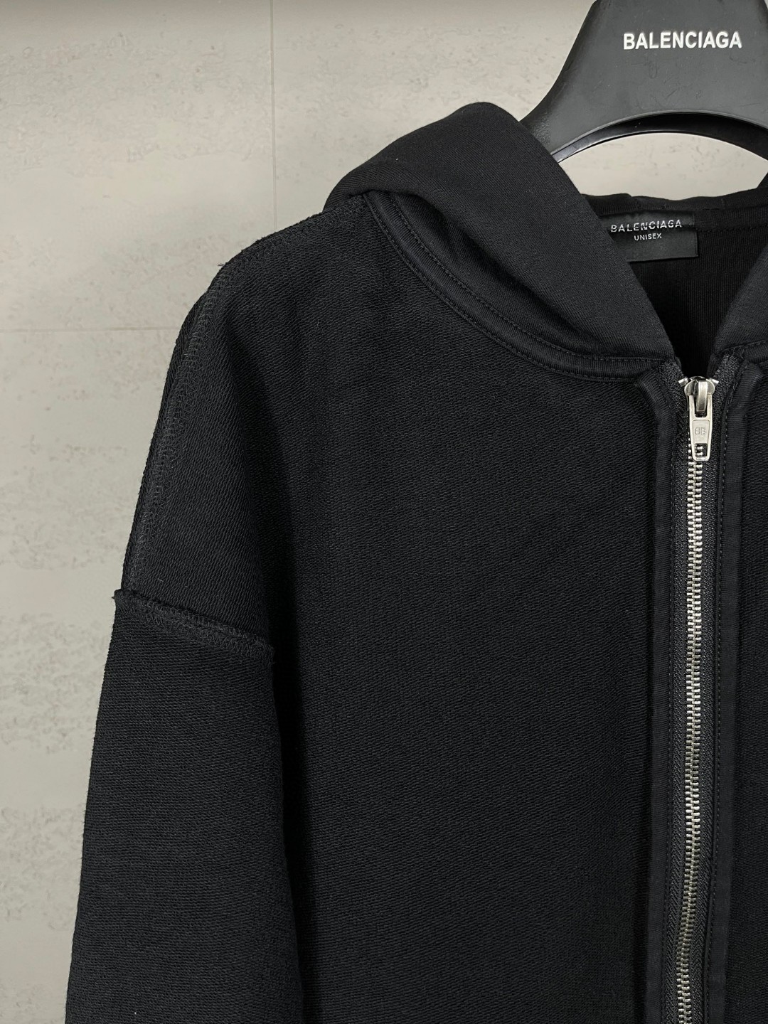 Balenciaga 巴黎世家 经典logo反面刺绣洗水做旧磨烂拉链连帽卫衣 外套 长袖 黑色 B0 808339TRVF31055