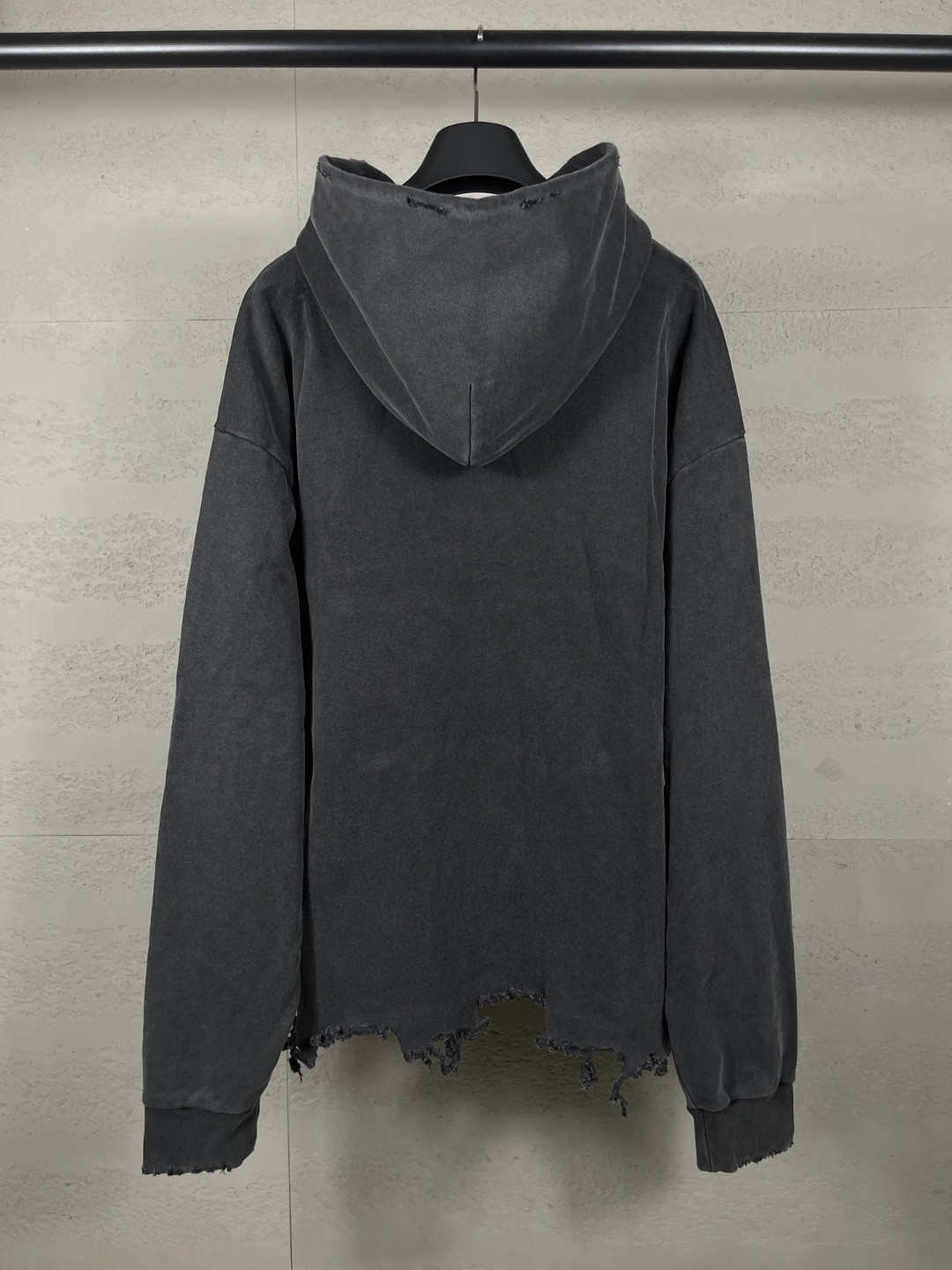 Balenciaga 巴黎世家 字母logo胸前贴布刺绣洗水磨烂拉链连帽卫衣 外套 长袖 黑色 B0 783397TSVA11041