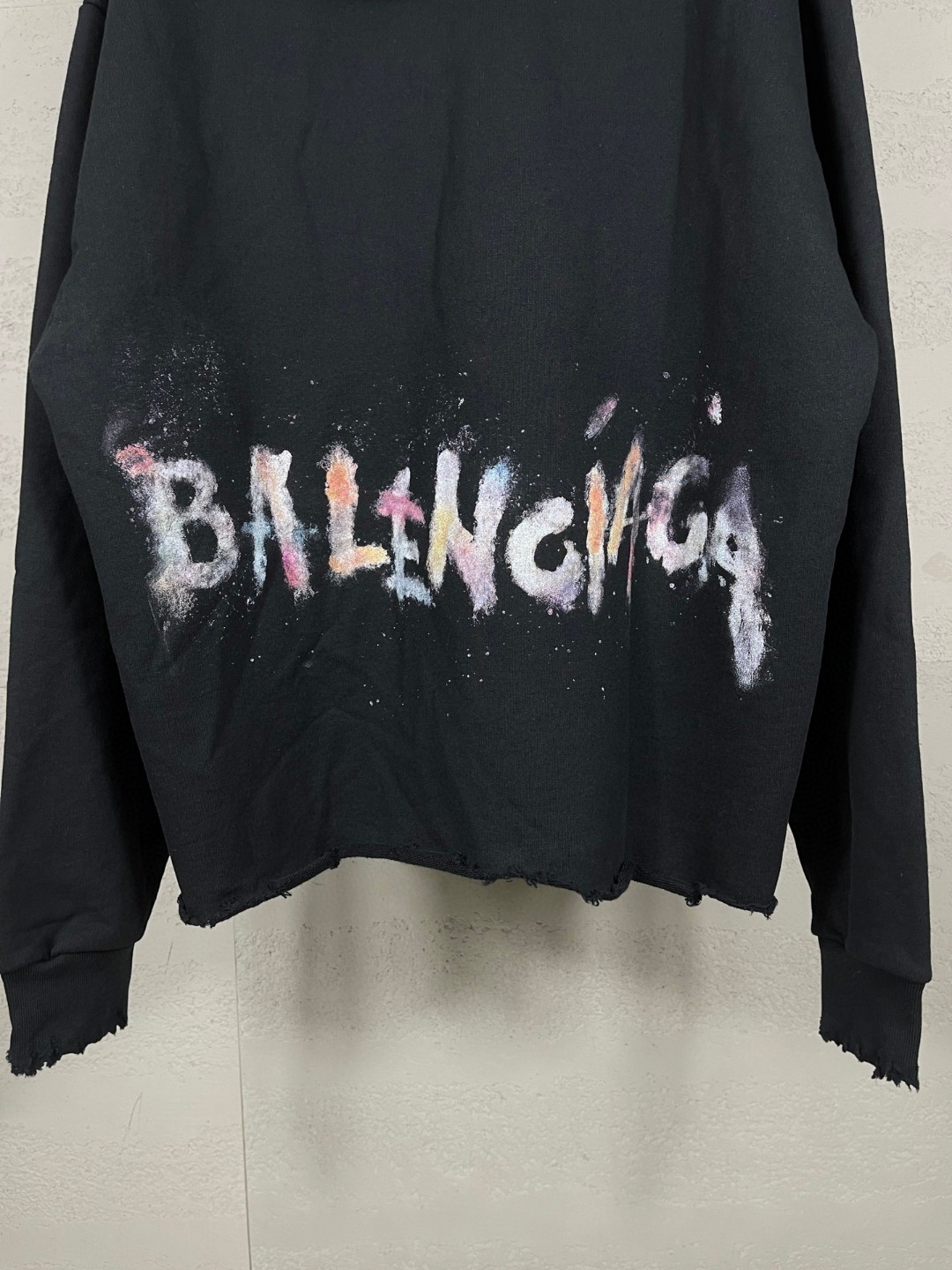 Balenciaga 巴黎世家 后面字母彩色手绘涂鸦洗水做旧磨烂连帽卫衣 外套 长袖 黑色 B0 783397TSVD41041