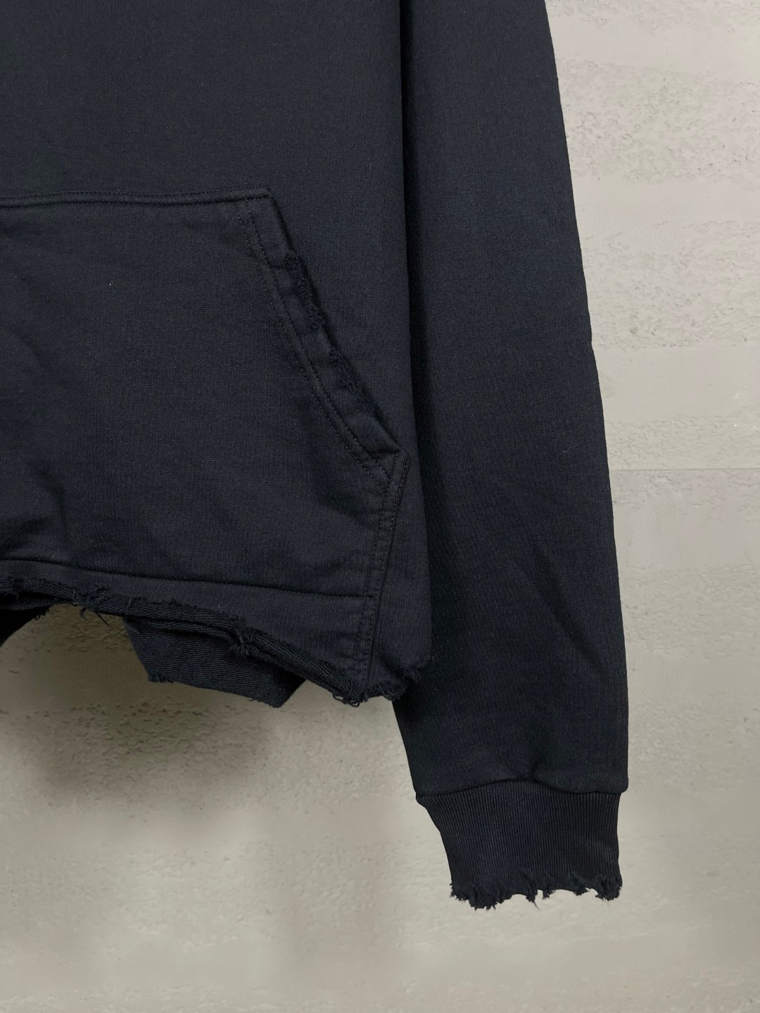 Balenciaga 巴黎世家 后面字母彩色手绘涂鸦洗水做旧磨烂连帽卫衣 外套 长袖 黑色 B0 783397TSVD41041