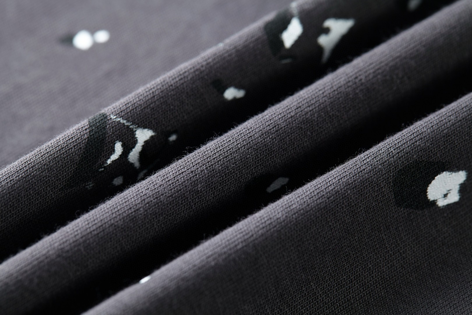 LOUIS VUITTON 路易威登 印花烫钻短袖 T恤 A2 1AJCBI