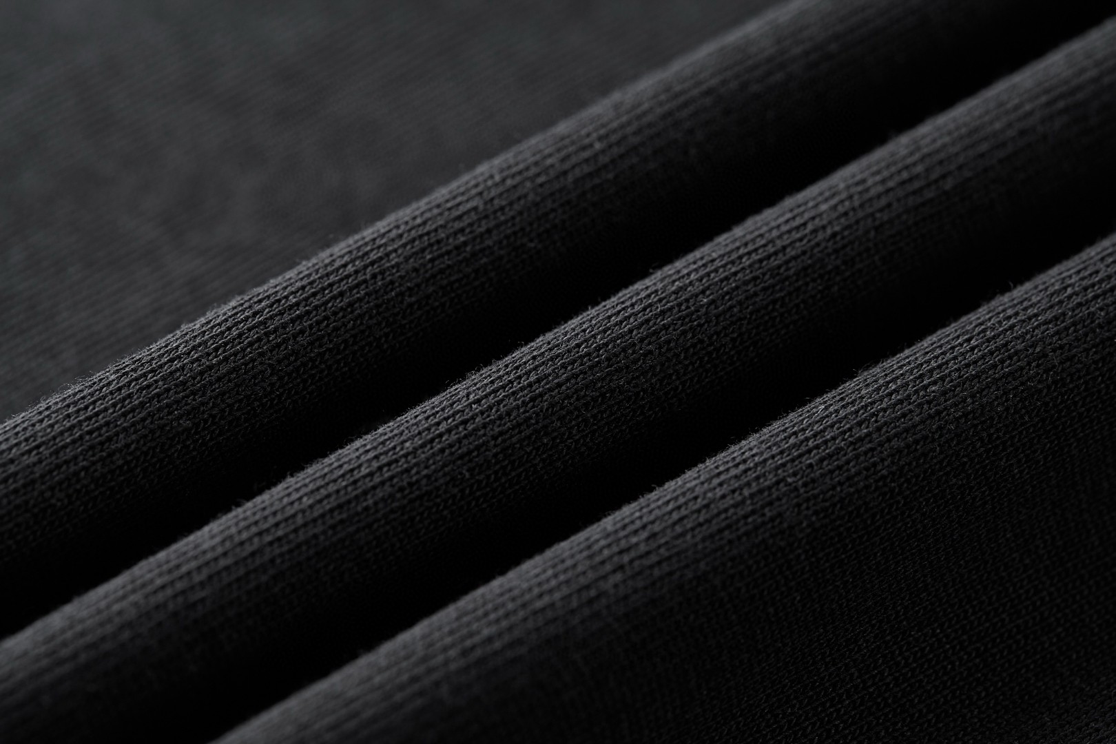 LOUIS VUITTON 路易威登 刺绣珠片标识短袖 T恤 黑色 A2 1AJCFH