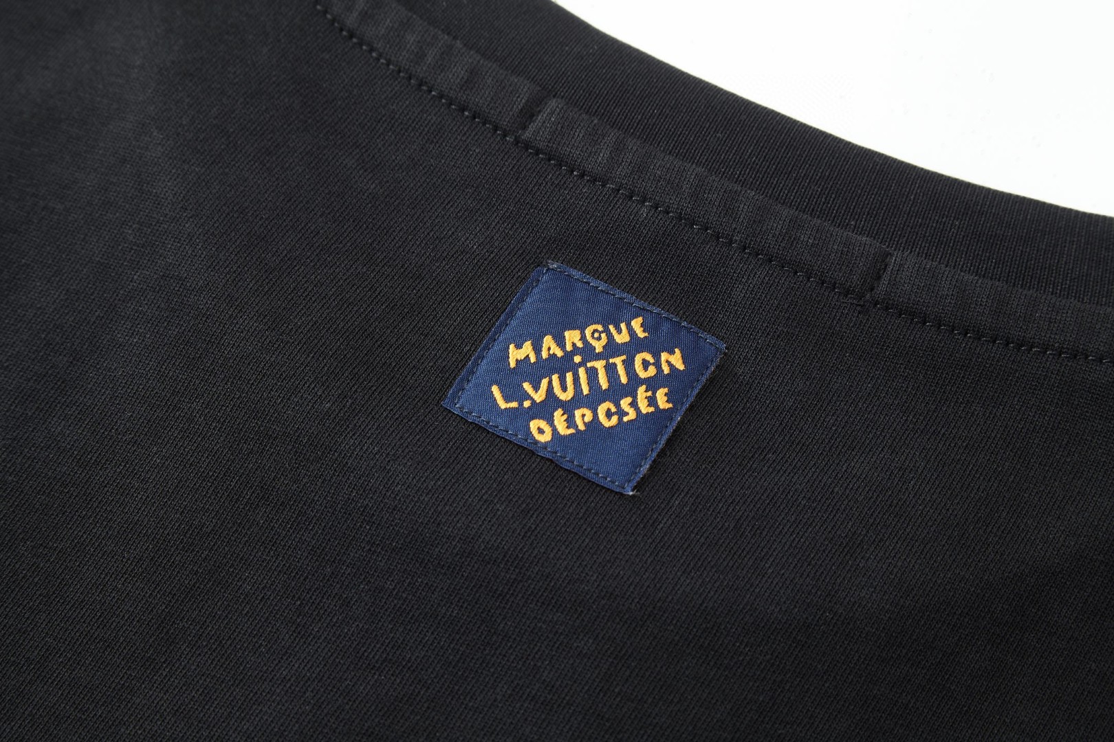 LOUIS VUITTON 路易威登 刺绣珠片标识短袖 T恤 黑色 A2 1AJCFH