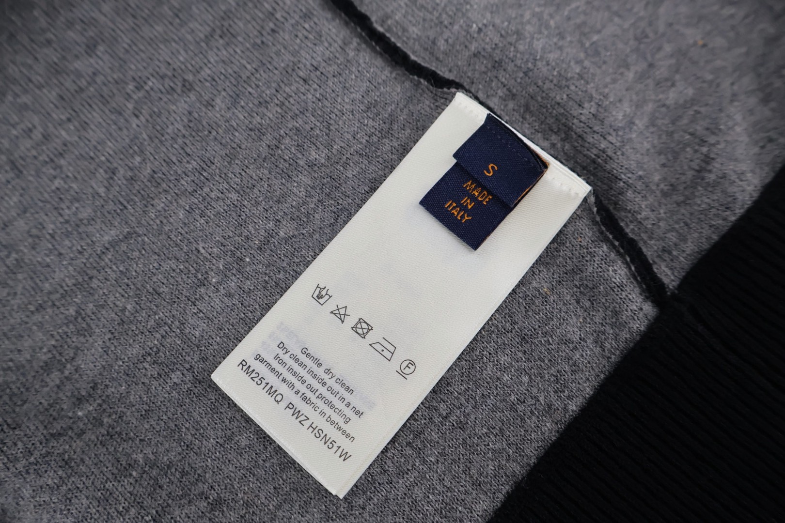 LOUIS VUITTON 路易威登 提花螺纹拉链立领拉链毛织外套 夹克 长袖 黑色 灰色 C0 1AGJWH