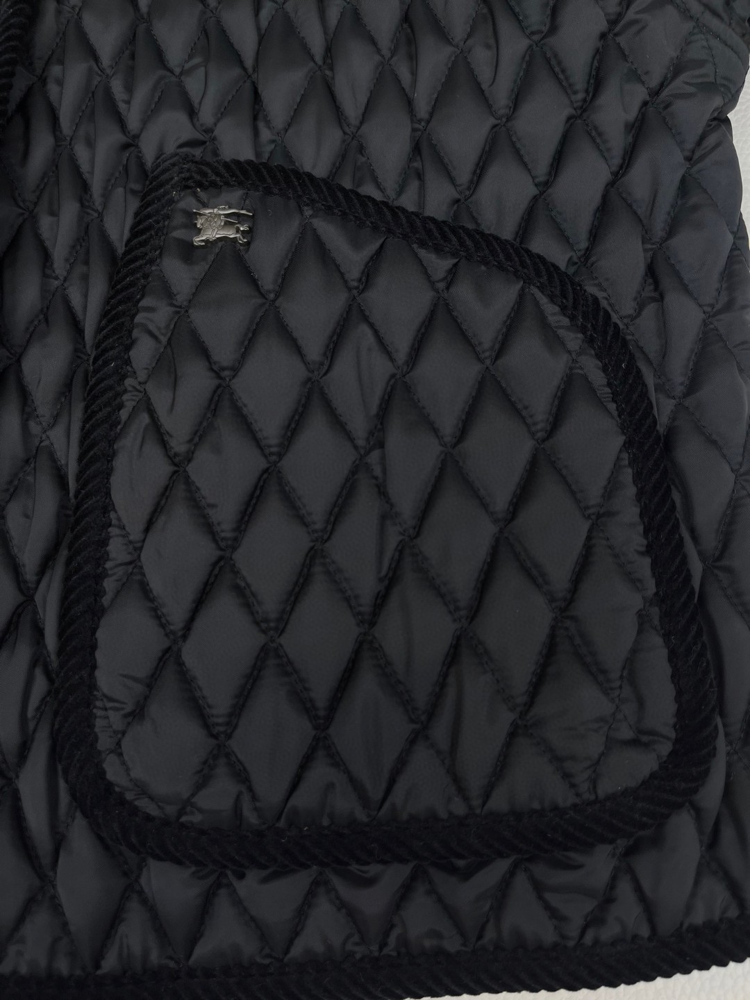 Burberry 巴宝莉 绗缝尼龙棉服外套 夹克 短款 长袖 银灰色 黑色 C0 81169731