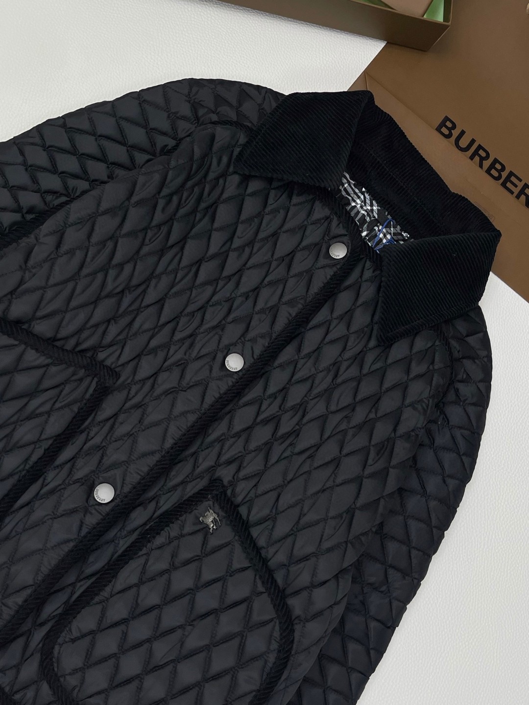 Burberry 巴宝莉 绗缝尼龙棉服外套 夹克 短款 长袖 银灰色 黑色 C0 81169731