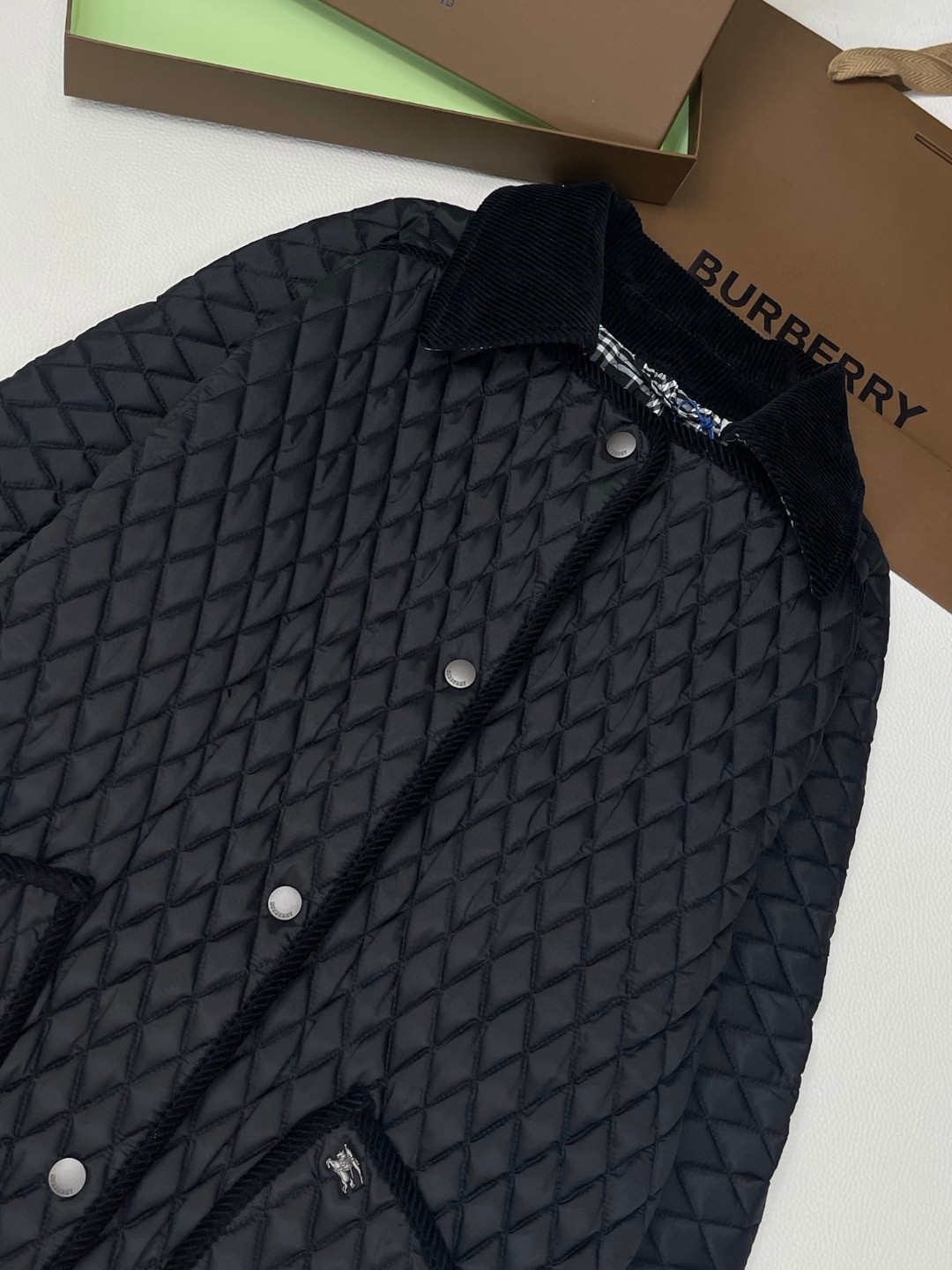 Burberry 巴宝莉 菱格纹绗缝尼龙外套 棉服 夹克 中长款 长袖 黑色 C5 81136031