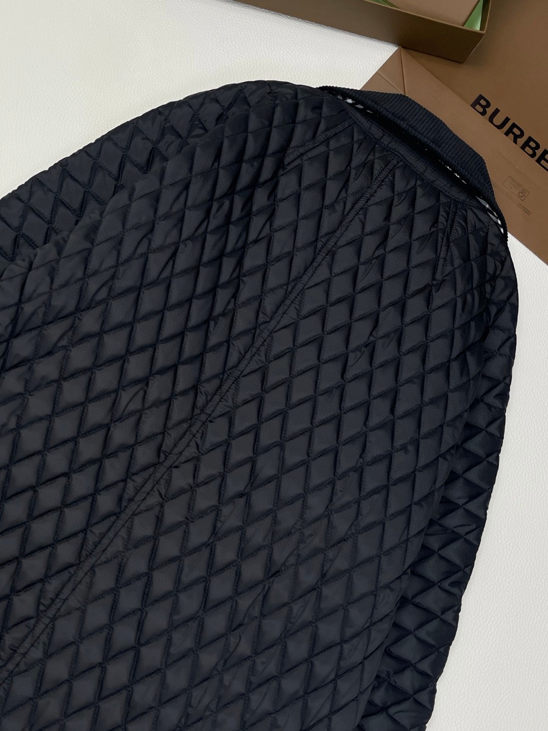 Burberry 巴宝莉 菱格纹绗缝尼龙外套 棉服 夹克 中长款 长袖 黑色 C5 81136031