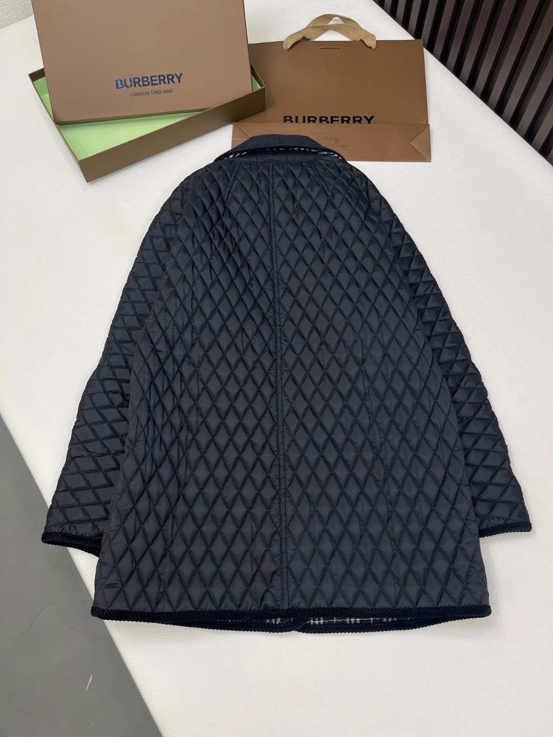 Burberry 巴宝莉 菱格纹绗缝尼龙外套 棉服 夹克 中长款 长袖 黑色 C5 81136031