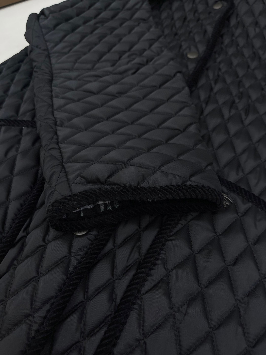 Burberry 巴宝莉 菱格纹绗缝尼龙外套 棉服 夹克 中长款 长袖 黑色 C5 81136031
