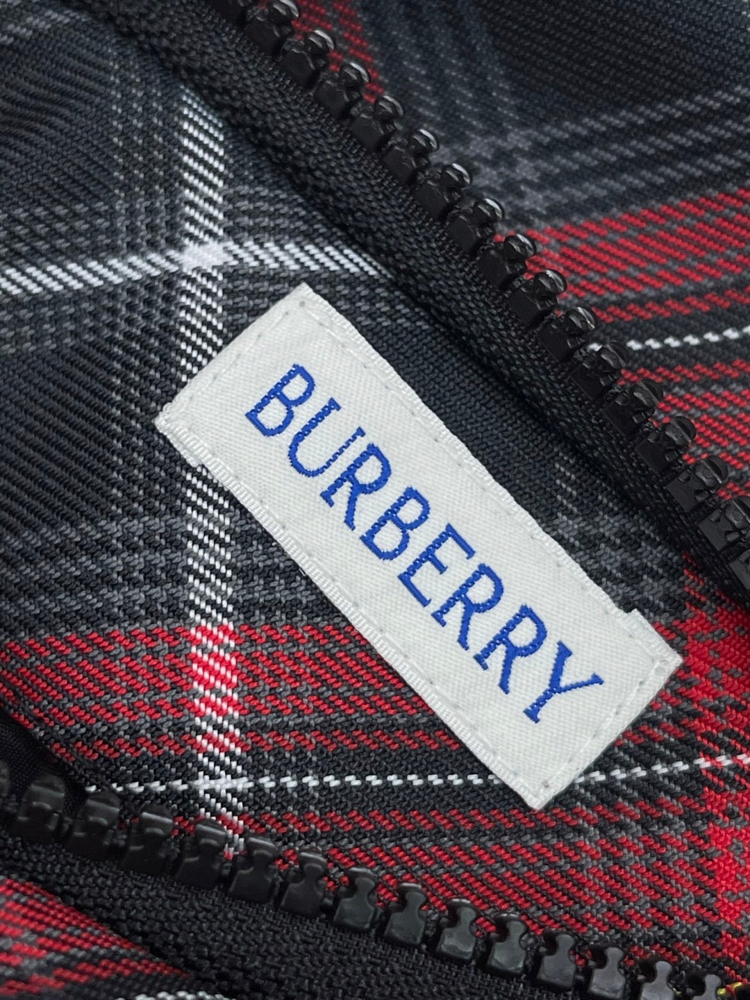 Burberry 巴宝莉 双面两穿格纹连帽外套 夹克 长袖 短款 红色 灰色 B5 881151591