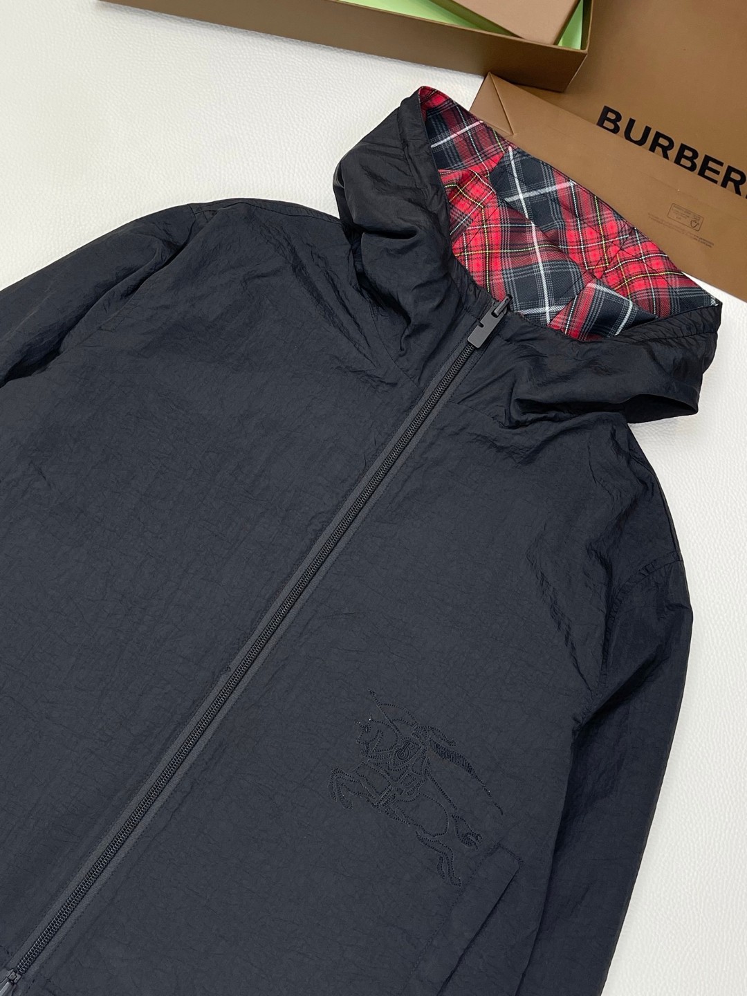 Burberry 巴宝莉 双面两穿格纹连帽外套 夹克 长袖 短款 红色 灰色 B5 881151591