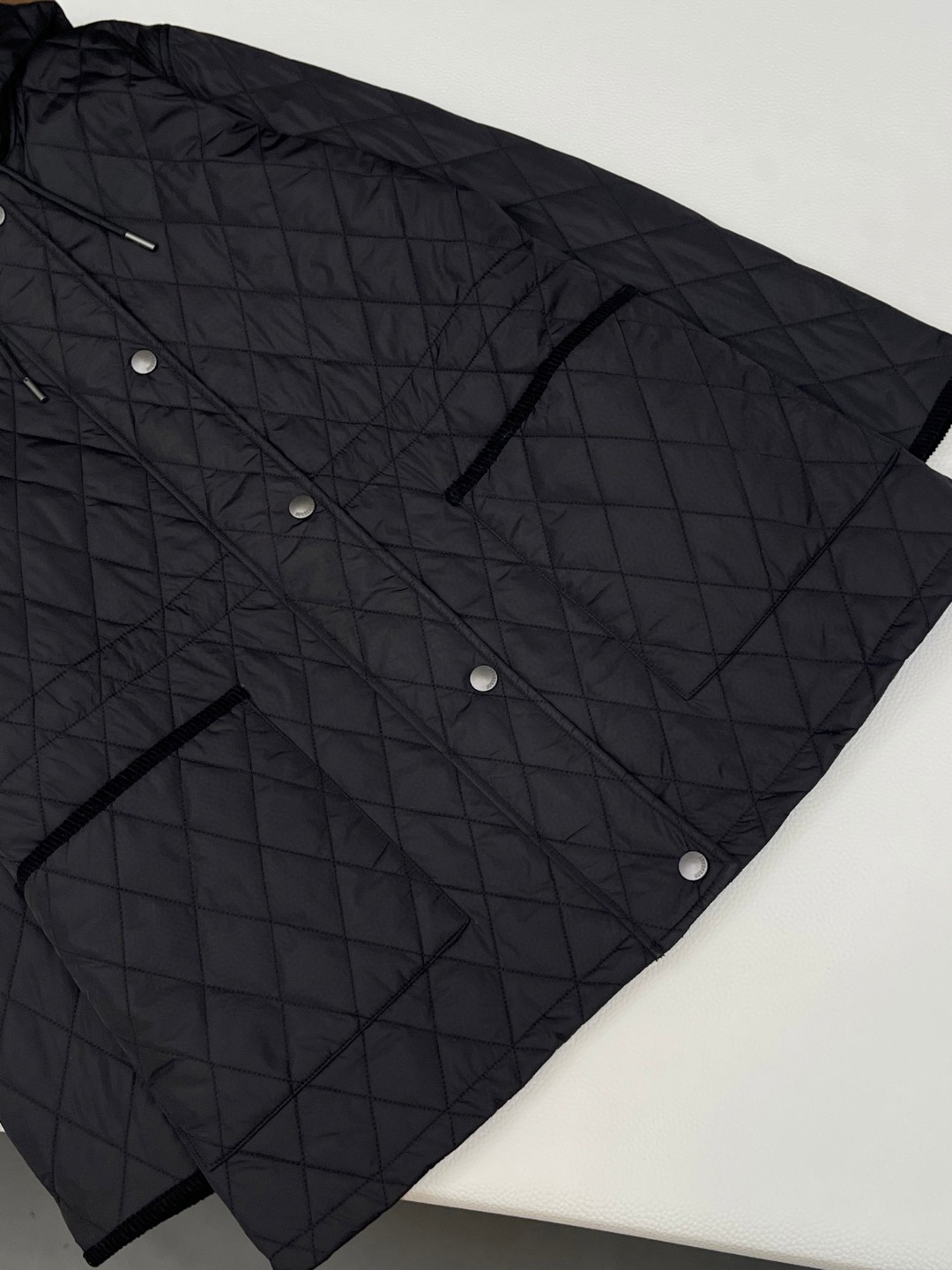 Burberry 巴宝莉 绗缝尼龙连帽外套 棉服 夹克 中长款 长袖 黑色 卡其色 C5 81105311