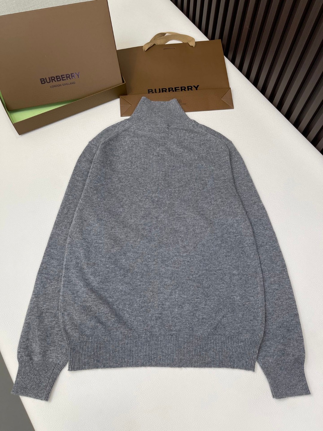 Burberry 巴宝莉 羊绒混纺半拉链高领针织衫 毛衣 外套 长袖 灰色 B0 81121321