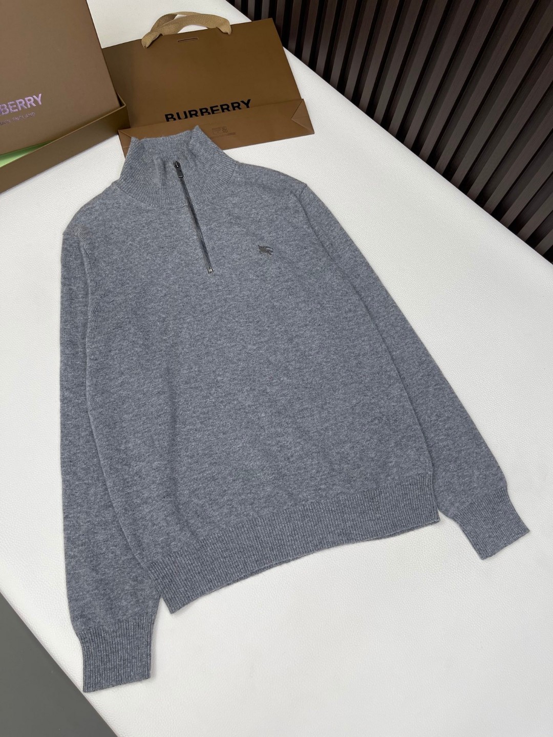 Burberry 巴宝莉 羊绒混纺半拉链高领针织衫 毛衣 外套 长袖 灰色 B0 81121321