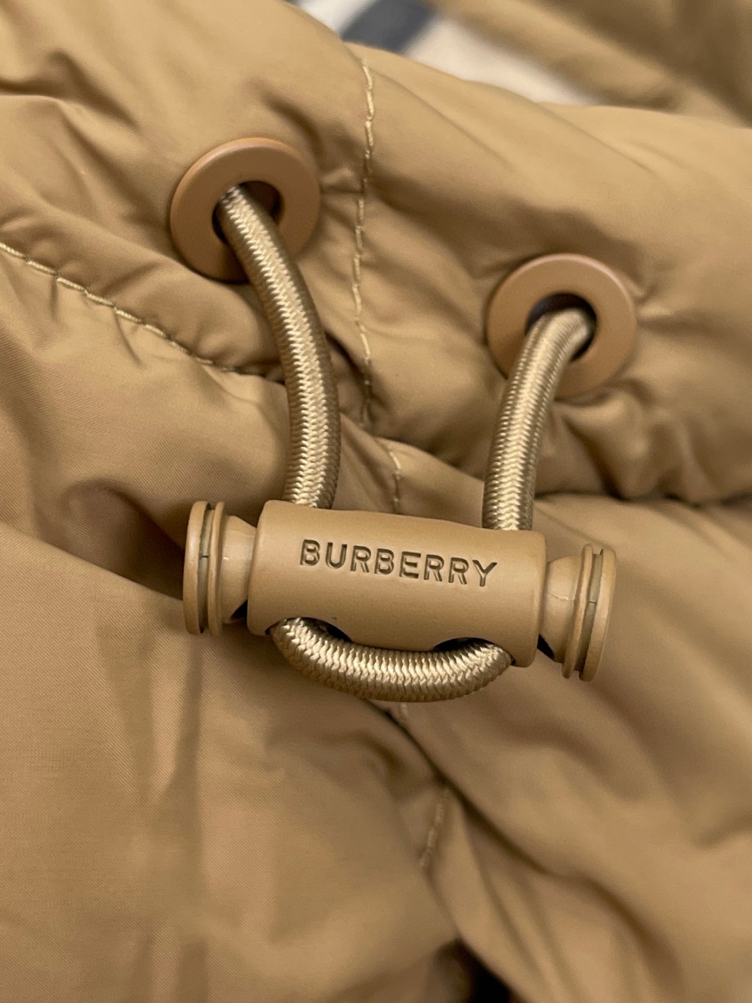 Burberry 巴宝莉 格纹羊毛衣领尼龙徽标羽绒服 长袖 外套 保暖 卡其色 E0 80910931