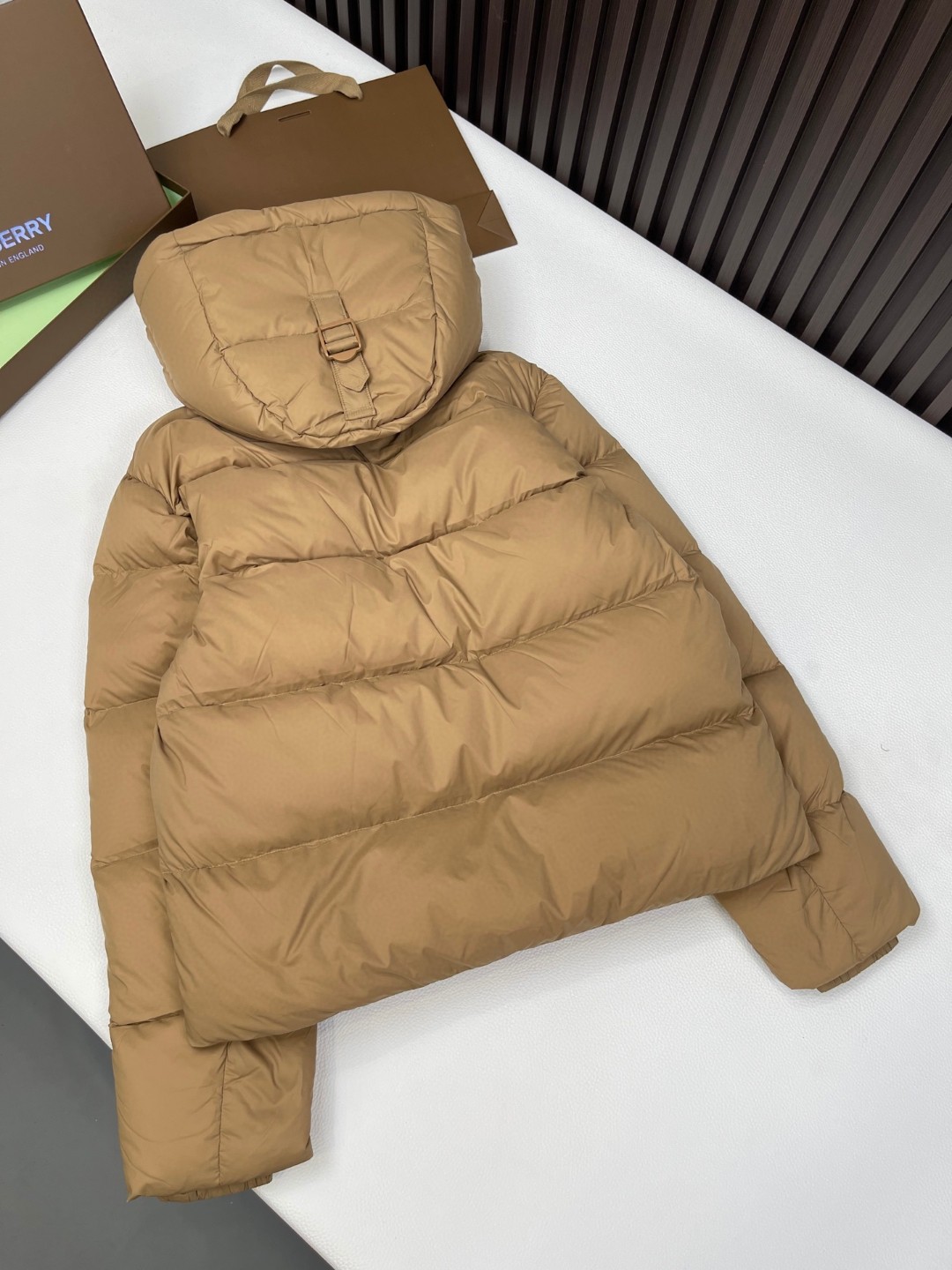 Burberry 巴宝莉 格纹羊毛衣领尼龙徽标羽绒服 长袖 外套 保暖 卡其色 E0 80910931