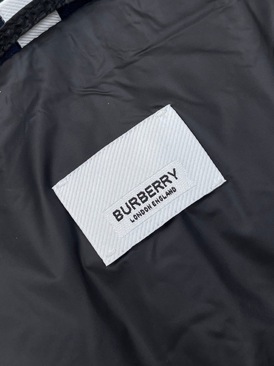 Burberry 巴宝莉 格纹羊毛衣领尼龙徽标羽绒服 长袖 外套 保暖 藏青色 E0 