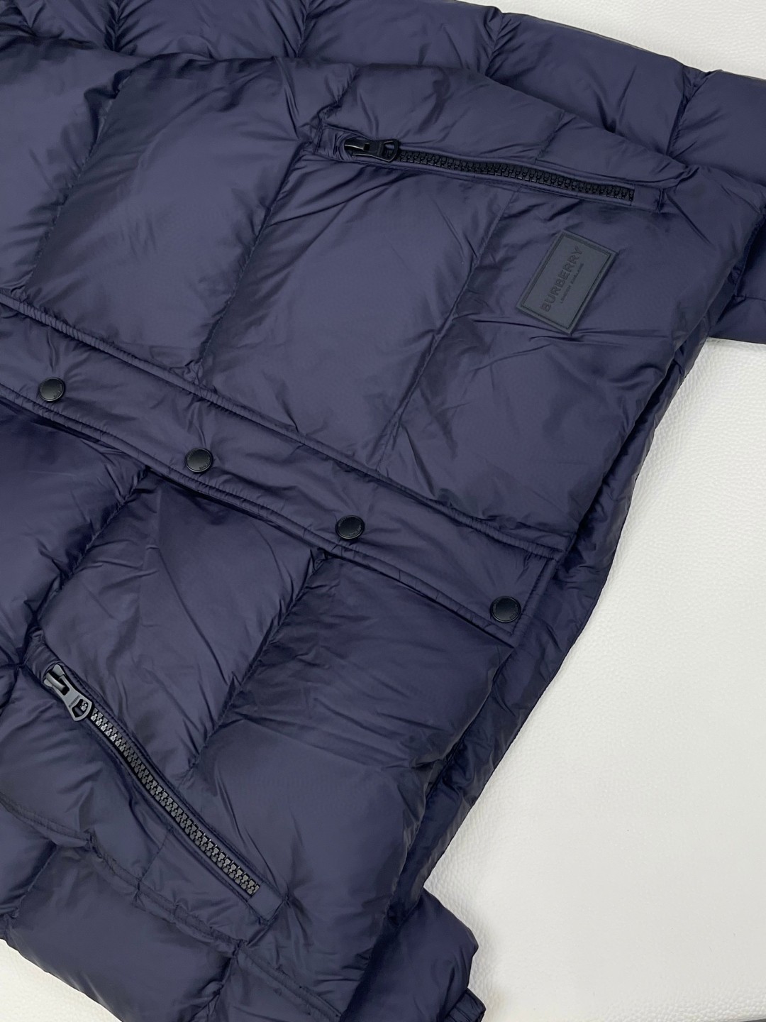 Burberry 巴宝莉 格纹羊毛衣领尼龙徽标羽绒服 长袖 外套 保暖 藏青色 E0 