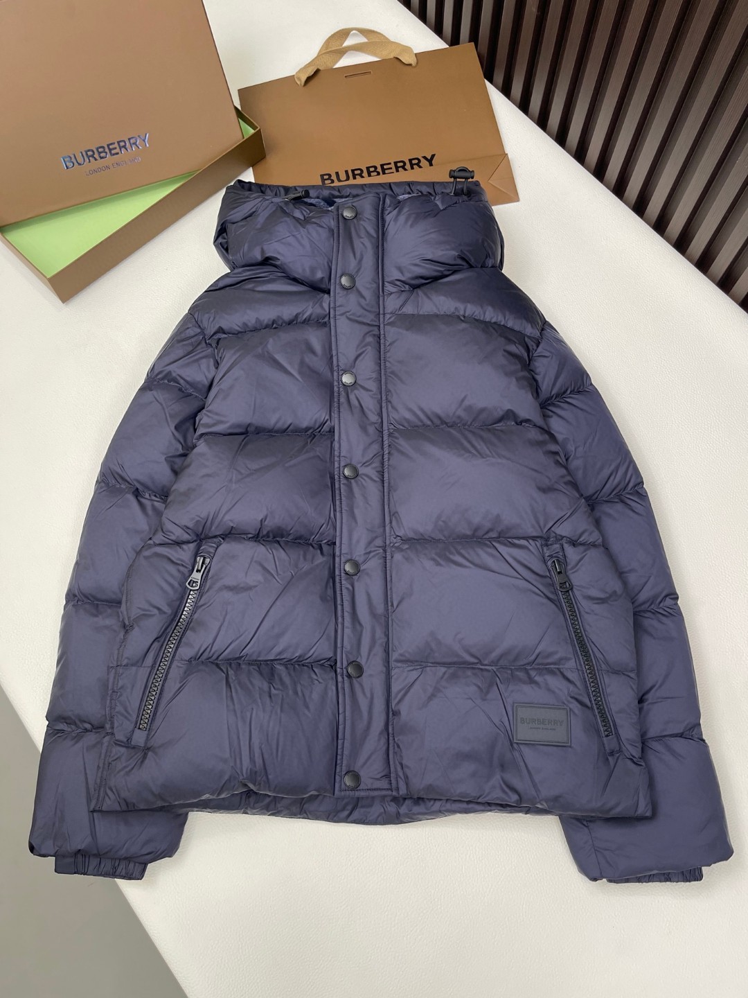 Burberry 巴宝莉 格纹羊毛衣领尼龙徽标羽绒服 长袖 外套 保暖 藏青色 E0 