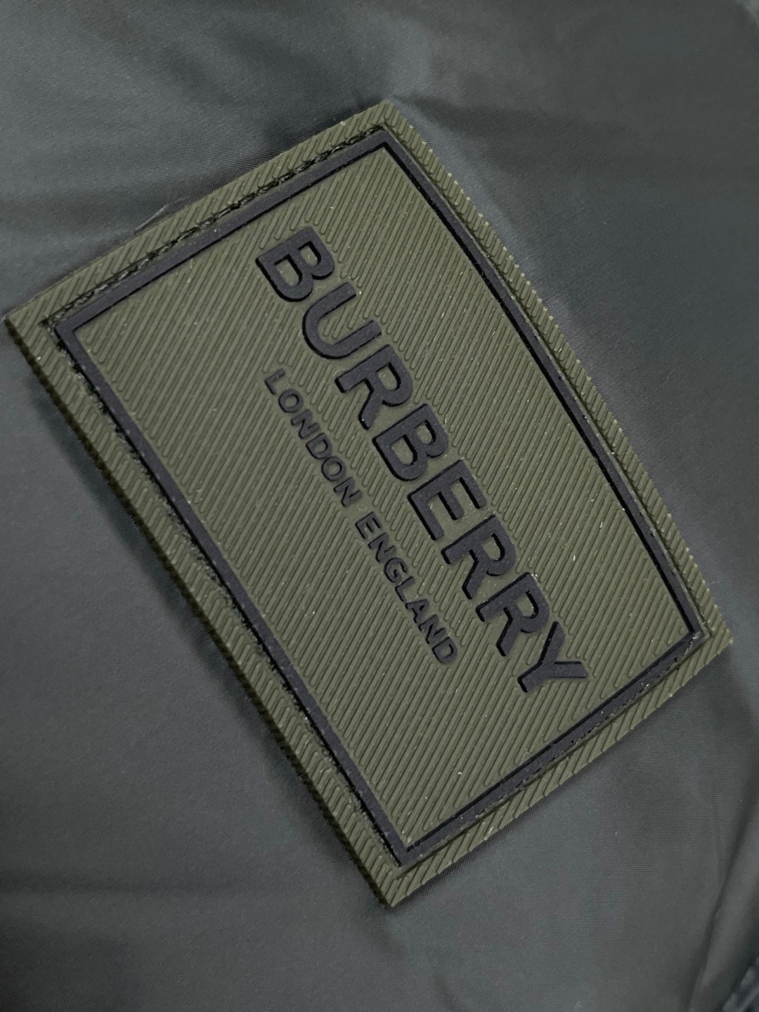 Burberry 巴宝莉 格纹羊毛衣领尼龙徽标羽绒服 长袖 外套 保暖 绿色 E0 