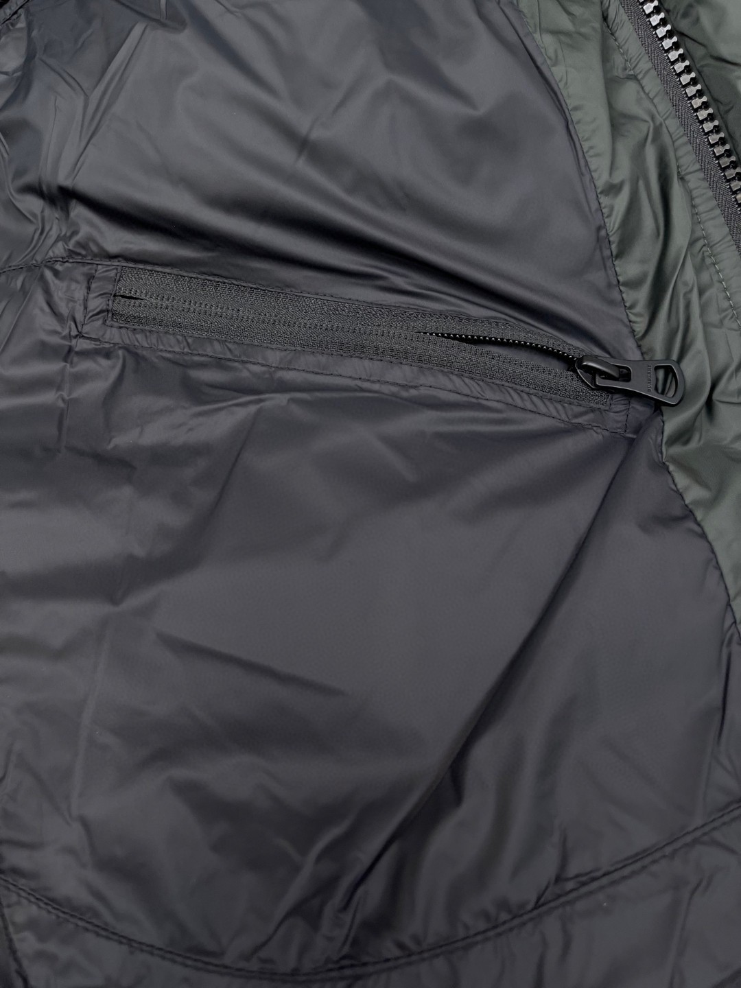 Burberry 巴宝莉 格纹羊毛衣领尼龙徽标羽绒服 长袖 外套 保暖 绿色 E0 