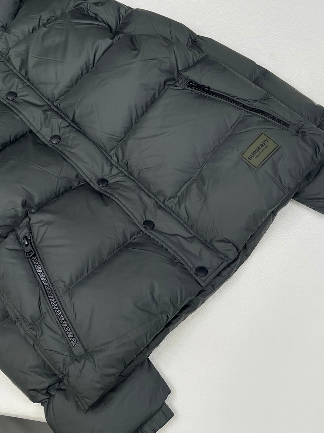 Burberry 巴宝莉 格纹羊毛衣领尼龙徽标羽绒服 长袖 外套 保暖 绿色 E0 