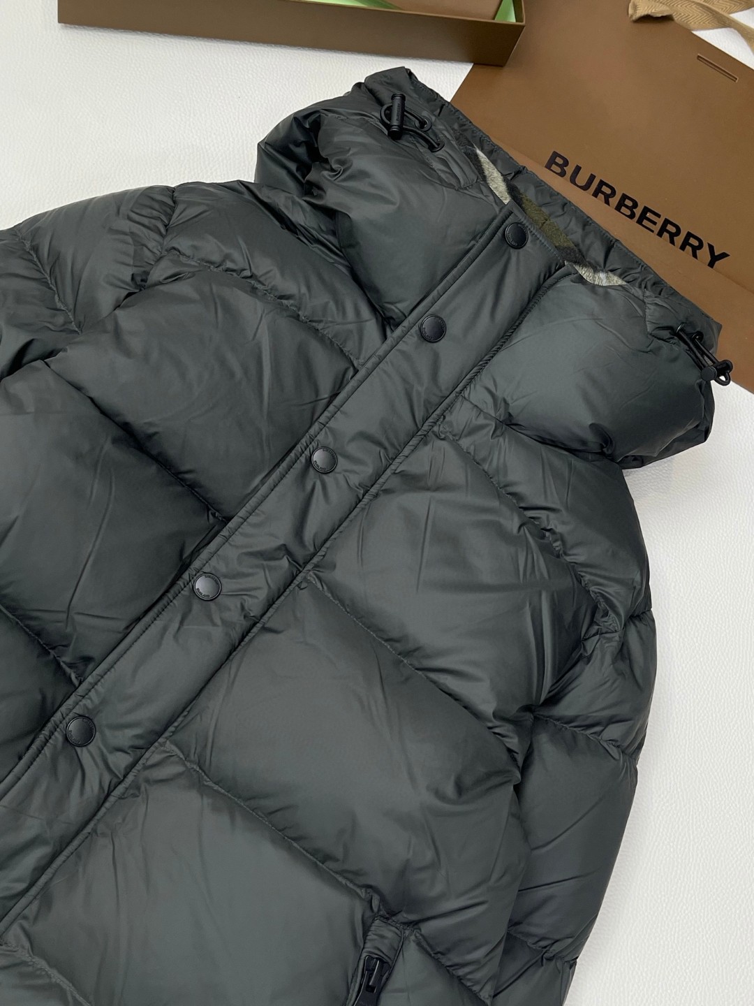 Burberry 巴宝莉 格纹羊毛衣领尼龙徽标羽绒服 长袖 外套 保暖 绿色 E0 