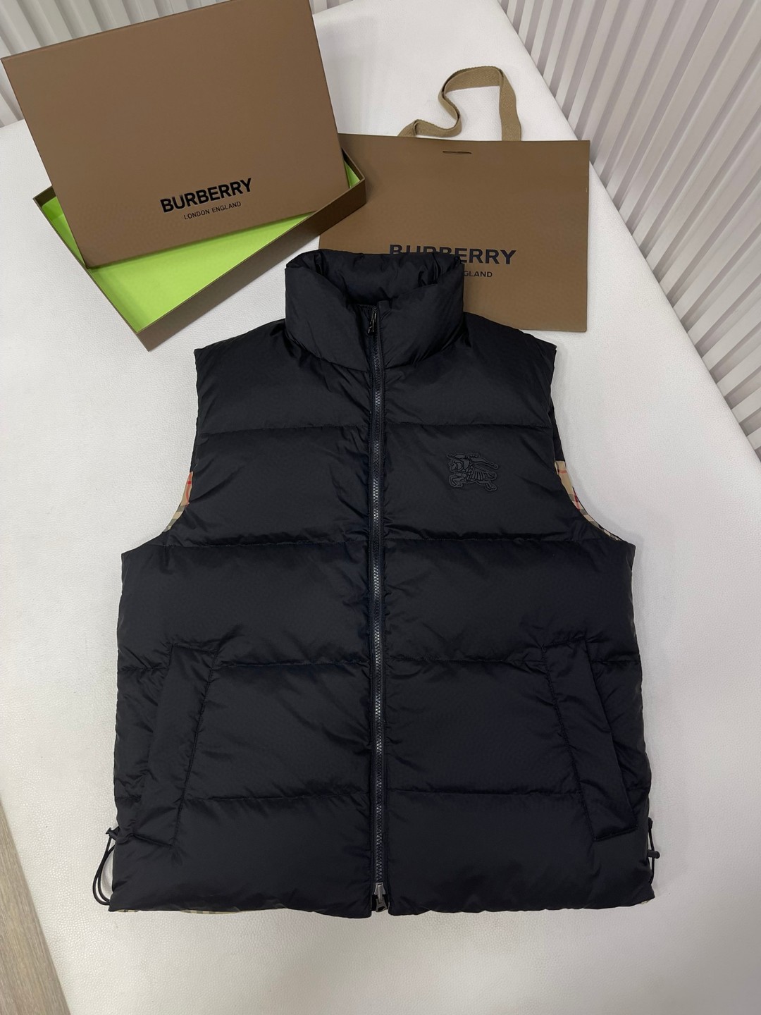 Burberry 巴宝莉 双面两穿羽绒服 马甲 背心 外套 保暖 卡其色 C5 80713661