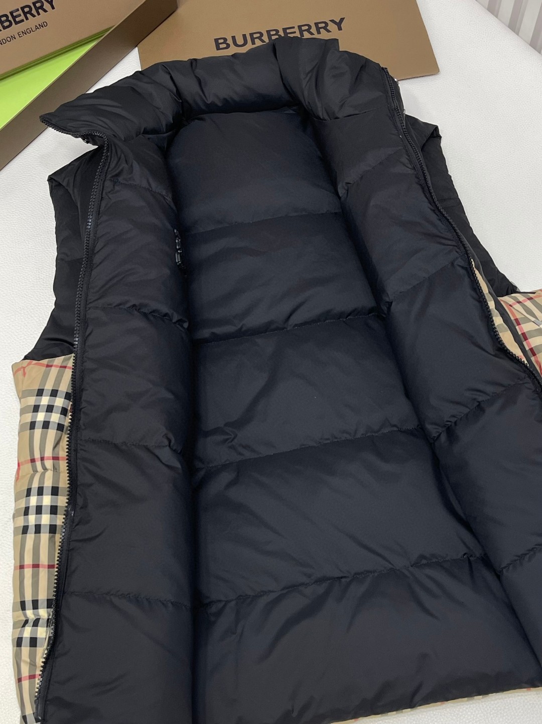 Burberry 巴宝莉 双面两穿羽绒服 马甲 背心 外套 保暖 卡其色 C5 80713661